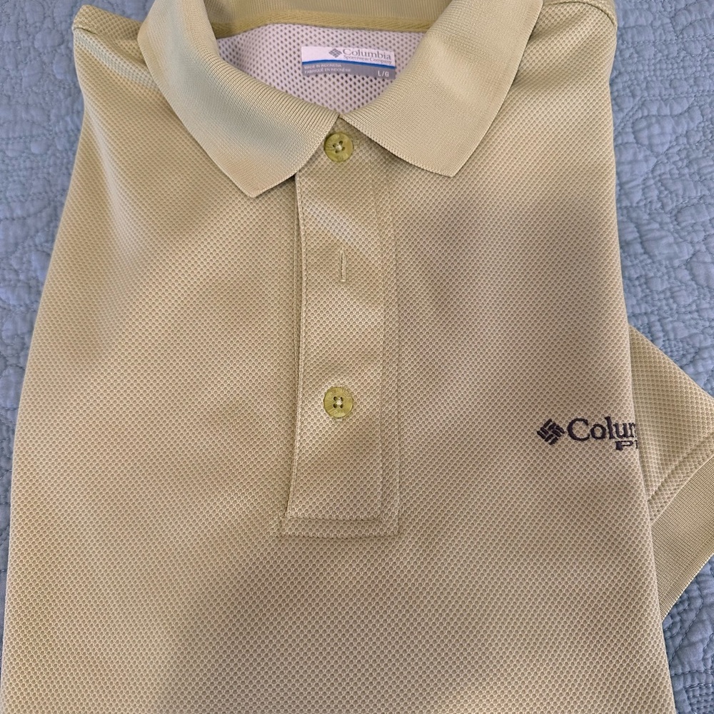 COLUMBIA PFG POLO SHIRT. SIZE LARGE. COLOR IS LIGHT GREEN. EXCELLENT CONDITION